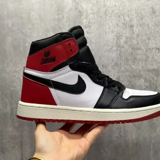 Air Jordan 1 黑白红高帮篮球鞋