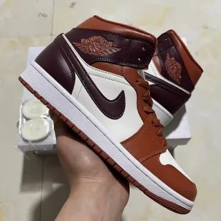 Air Jordan 1 أحذية كرة السلة عالية الارتفاع بني بورجوندي لوحات جلدية