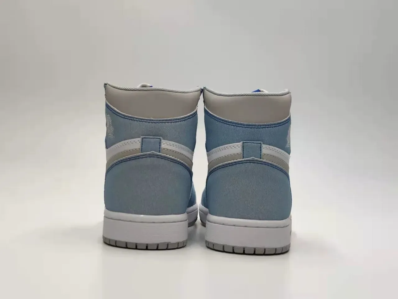 Air Jordan 1 أحذية كرة السلة بنقشة الدنيم أزرق بيضاء رمادية 4