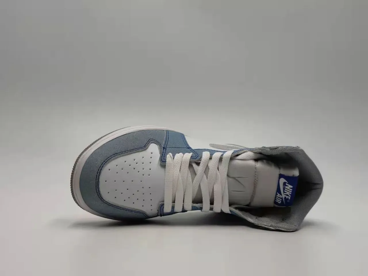 Air Jordan 1 أحذية كرة السلة بنقشة الدنيم أزرق بيضاء رمادية 5