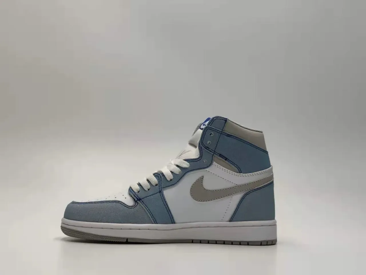 Air Jordan 1 أحذية كرة السلة بنقشة الدنيم أزرق بيضاء رمادية 6
