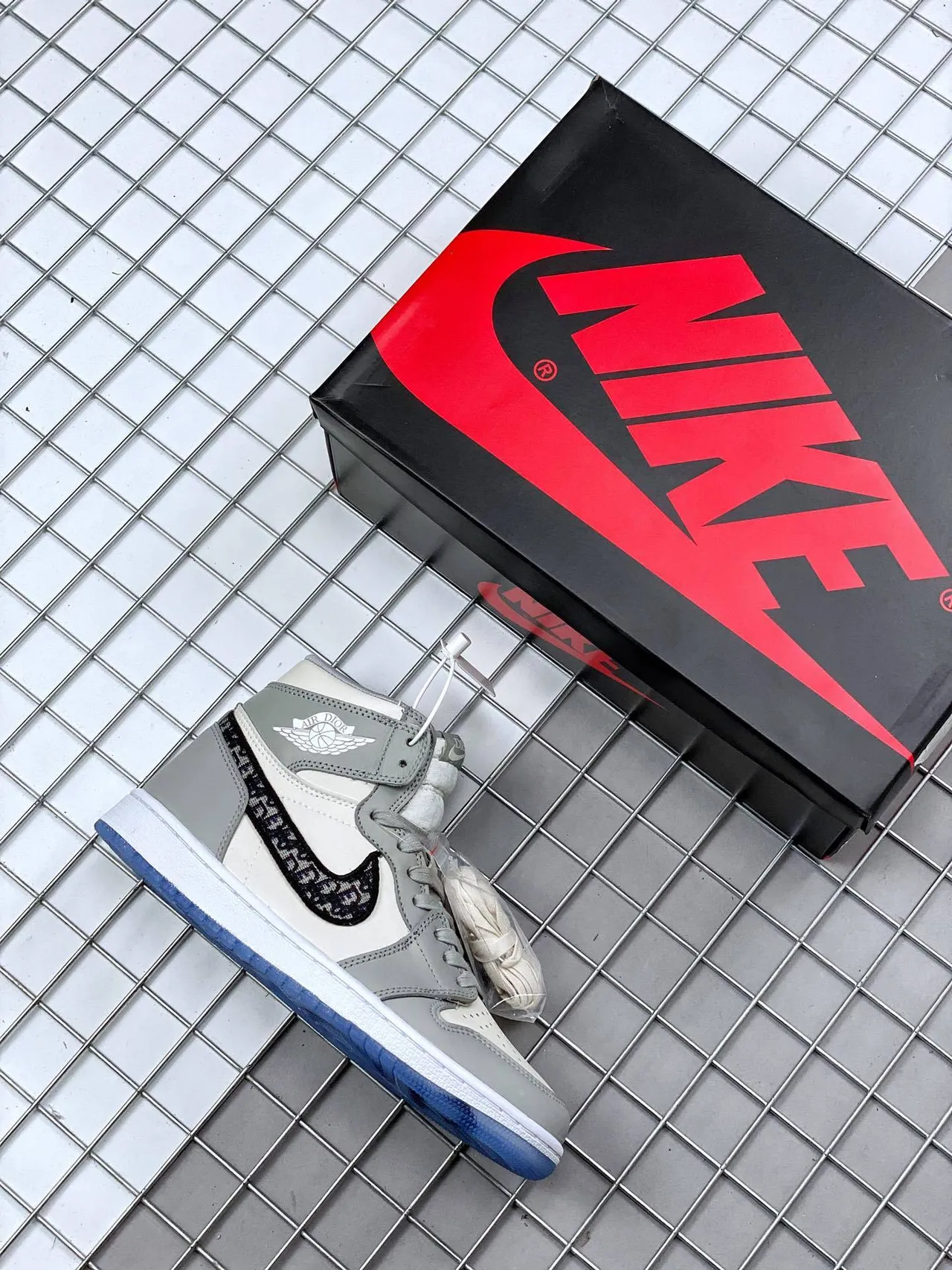Air Jordan 1 ग्रे ब्लू हाई-टॉप लेदर और टेक्सटाइल अपर बास्केटबॉल जूते 2