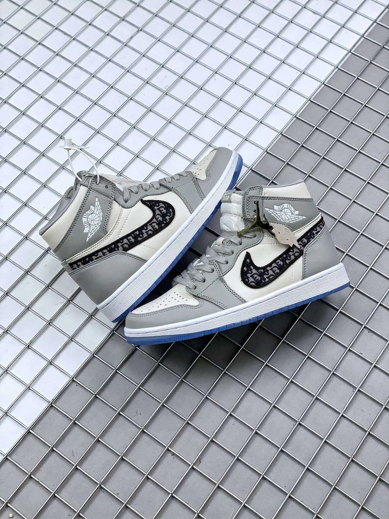 Air Jordan 1 ग्रे ब्लू हाई-टॉप लेदर और टेक्सटाइल अपर बास्केटबॉल जूते 5