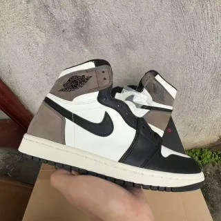 Air Jordan 1 高帮 皮革麂皮拼接 篮球鞋
