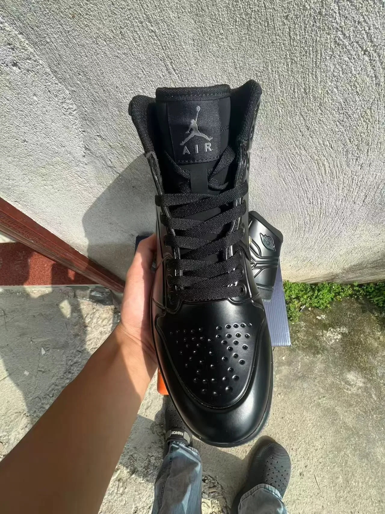 Air Jordan 1 মনোক্রোম কালো হাই-টপ বাস্কেটবল জুতা 3