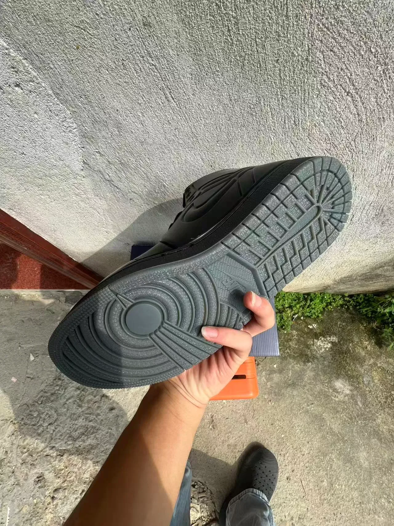 Air Jordan 1 মনোক্রোম কালো হাই-টপ বাস্কেটবল জুতা 6