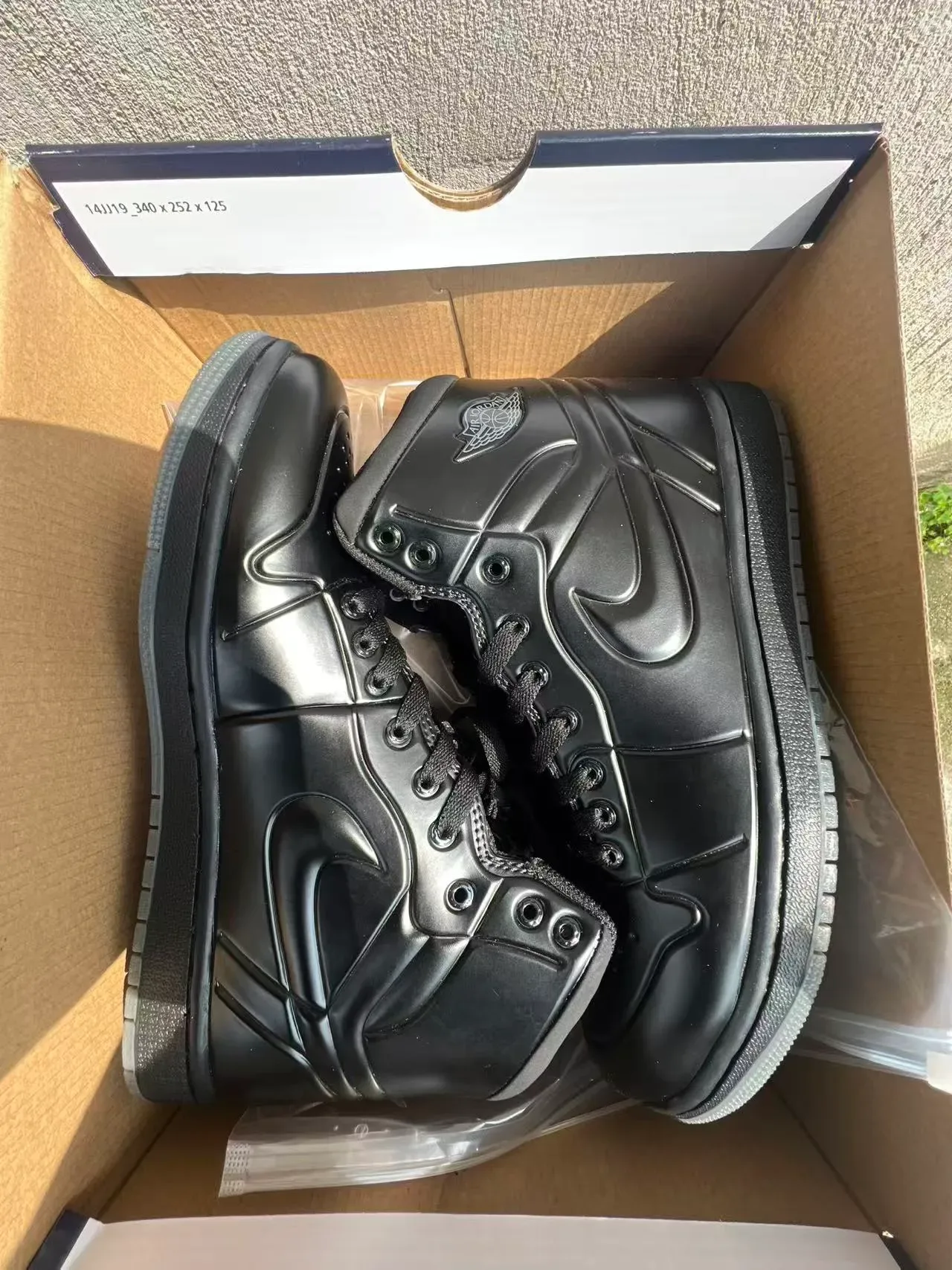Air Jordan 1 মনোক্রোম কালো হাই-টপ বাস্কেটবল জুতা 9