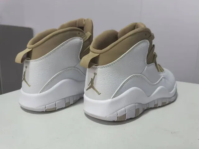 Tênis de basquete Air Jordan 10 branco e bege 3