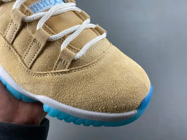 Air Jordan 11 Beige Blue Suede High Top Tênis de Basquete 2
