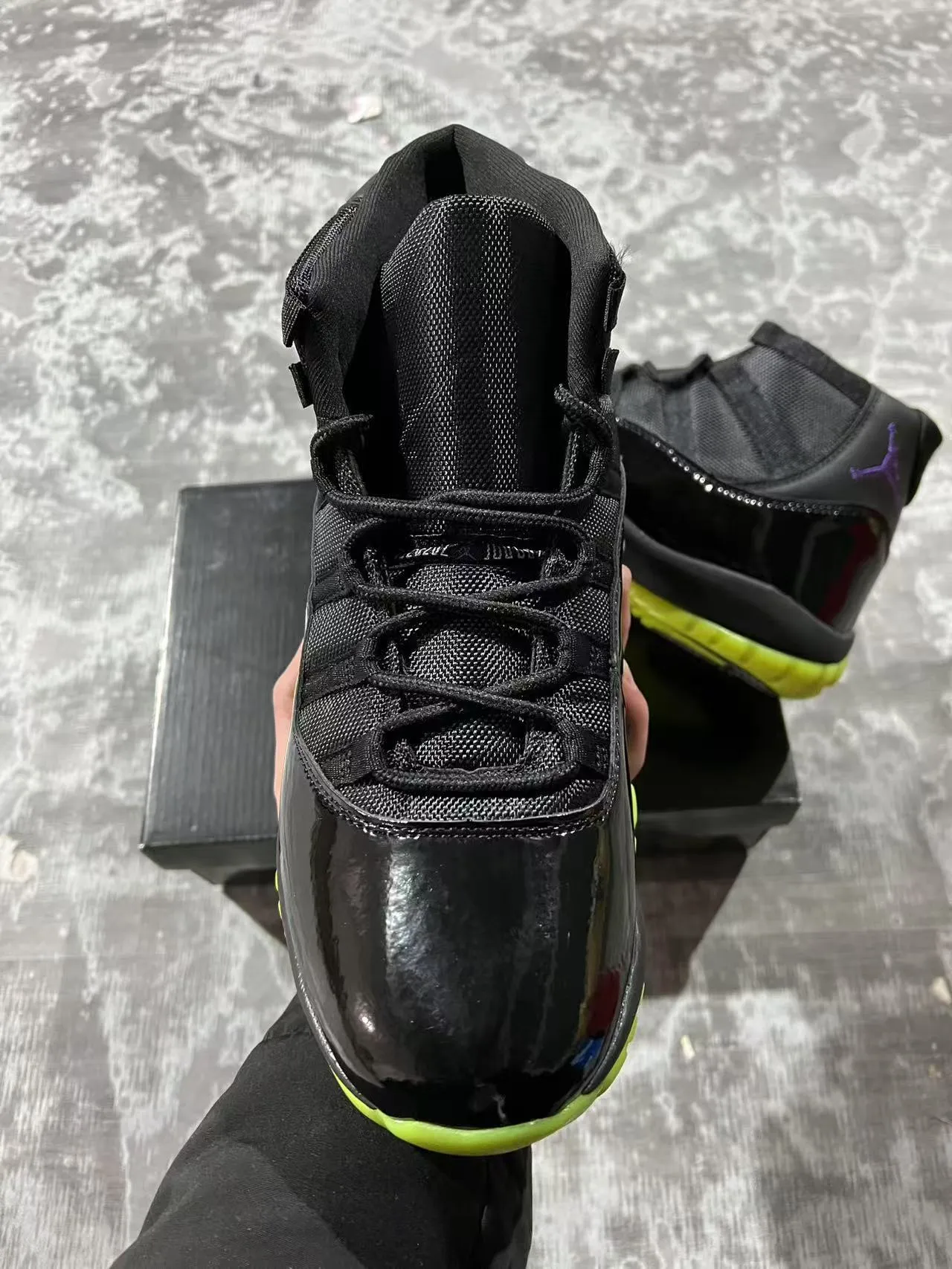 Air Jordan 11 Black Volt बास्केटबॉल जूते 3