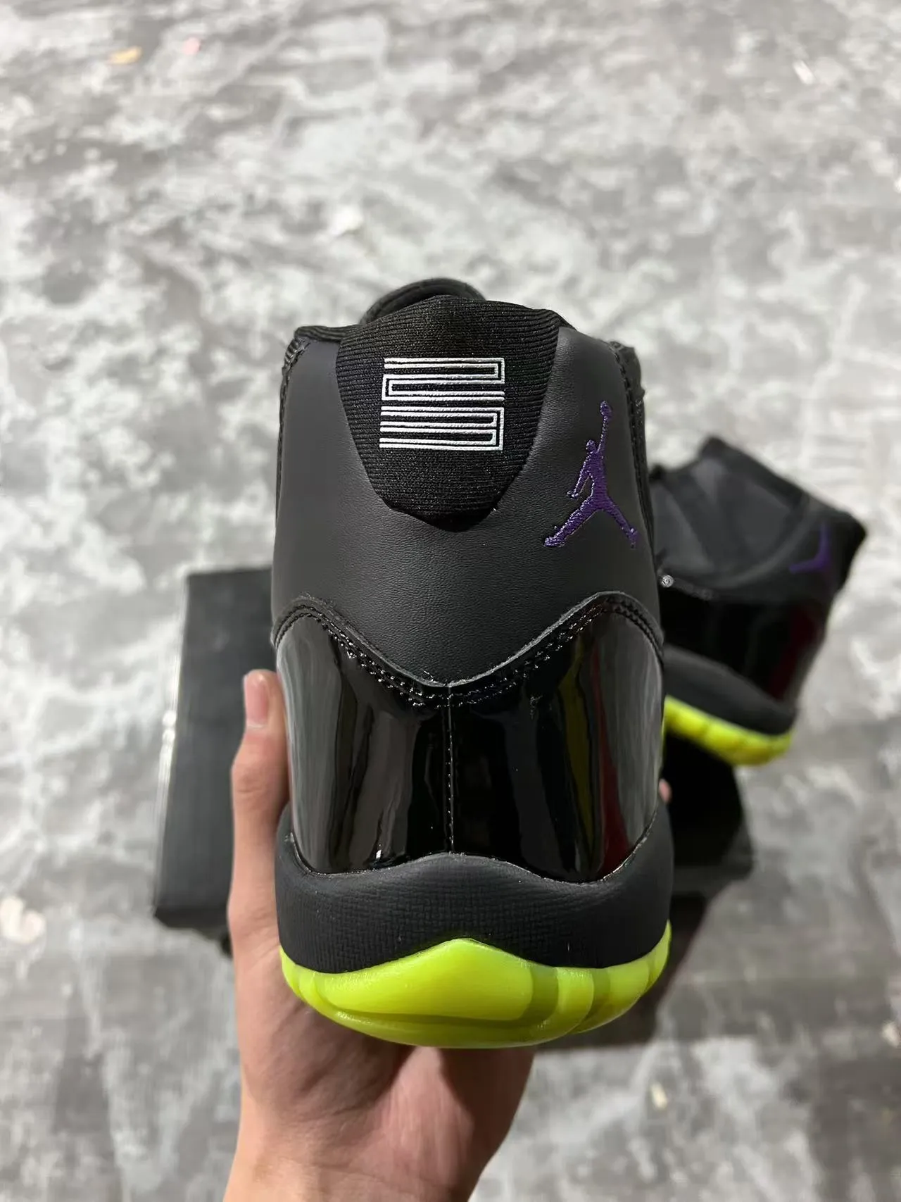 Air Jordan 11 Black Volt बास्केटबॉल जूते 8