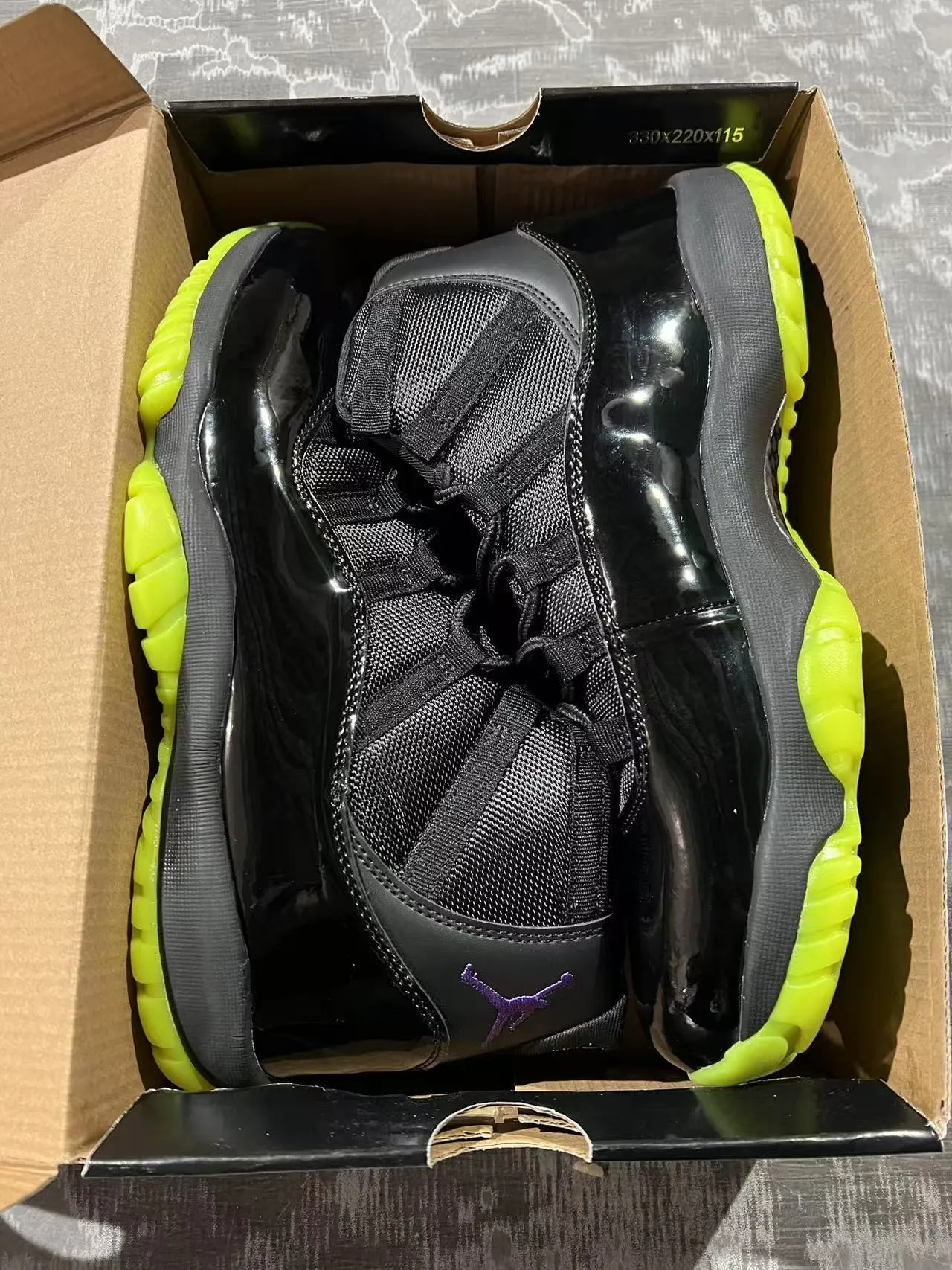 Air Jordan 11 Black Volt बास्केटबॉल जूते 9