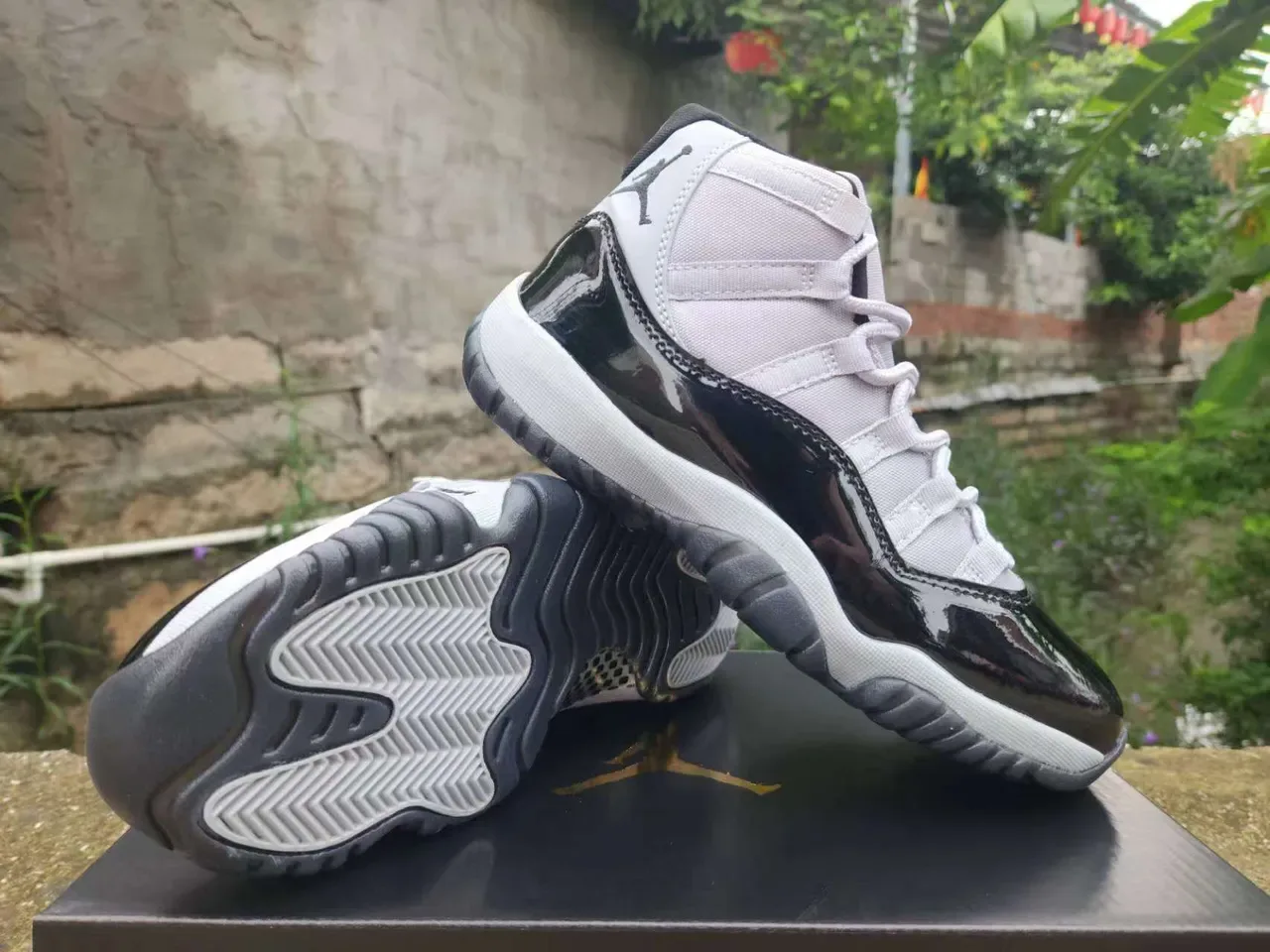 Air Jordan 11 Glossy Black and Light Gray Basketball Shoes 3