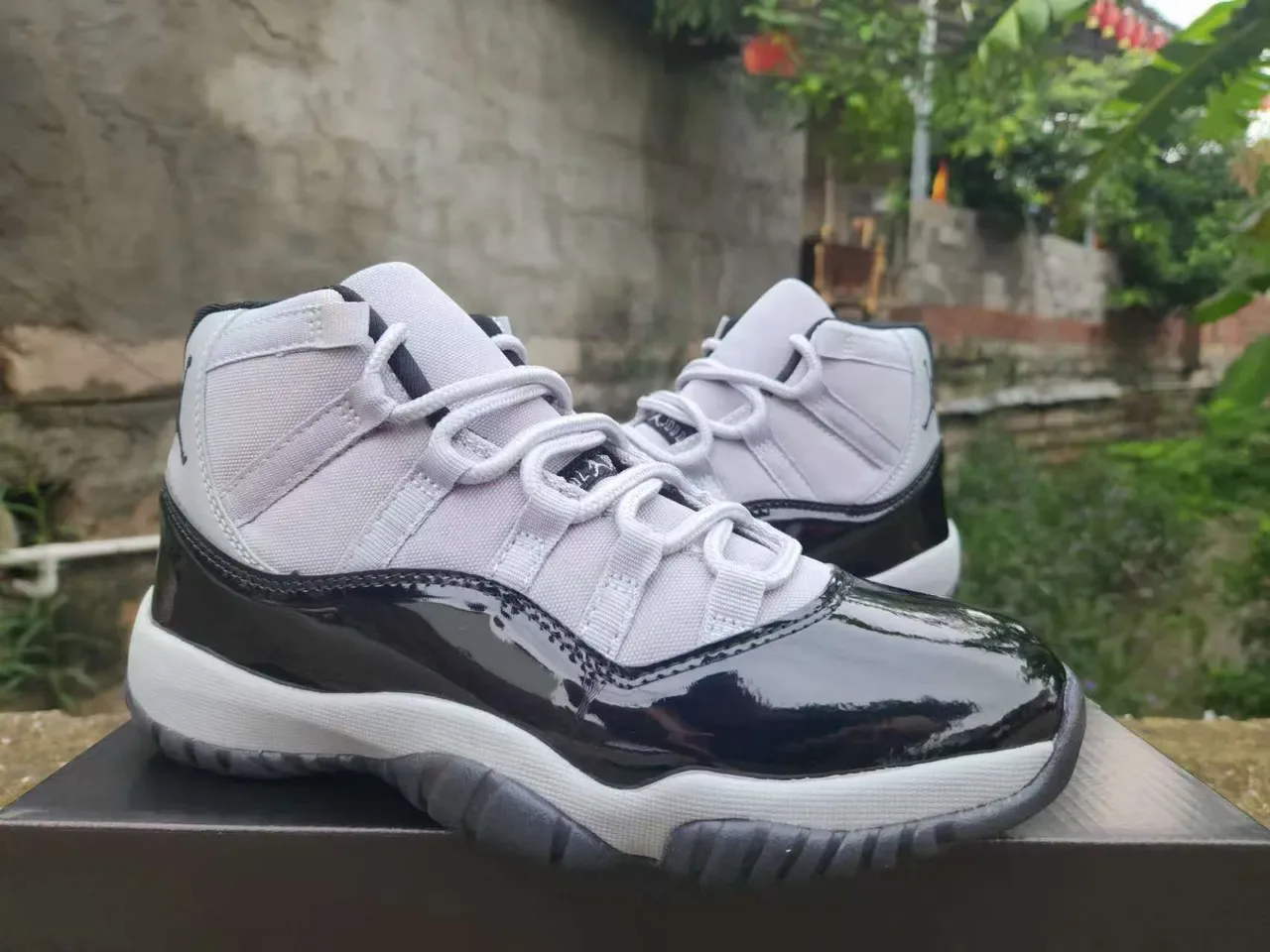 Air Jordan 11 Glossy Black and Light Gray Basketball Shoes 4