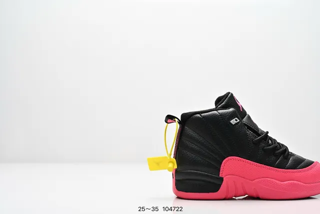 Tênis de basquete Air Jordan 12 preto e rosa 22