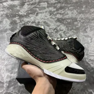 Air Jordan 12 黑红 对比缝线 透明白底 篮球鞋
