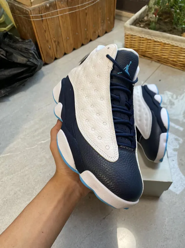 Air Jordan 13 Navy and White 镂空皮革篮球鞋 2