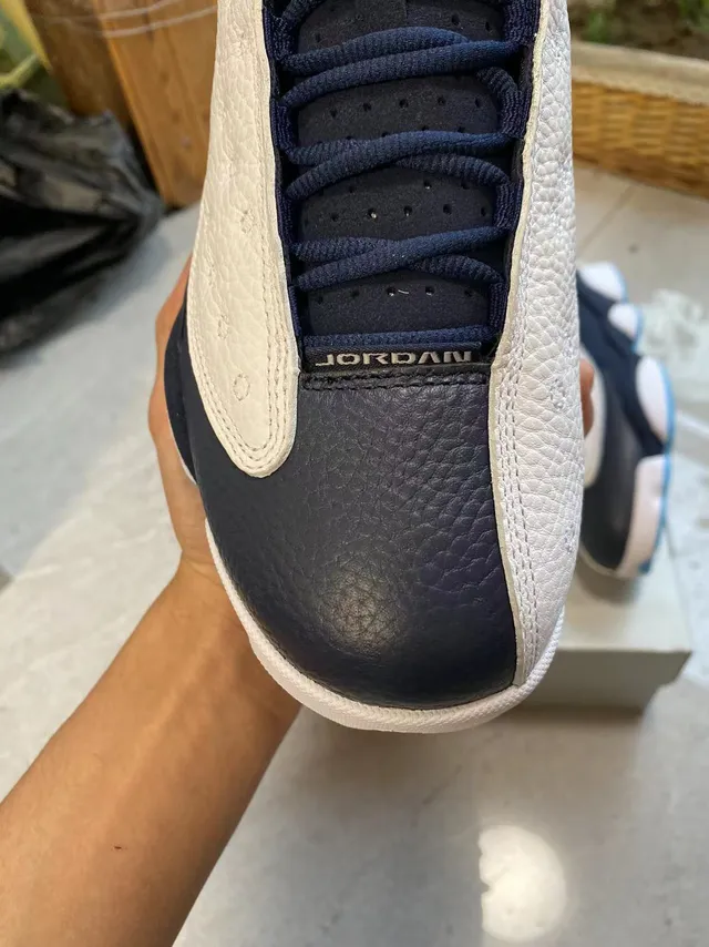 Air Jordan 13 Navy and White 镂空皮革篮球鞋 3