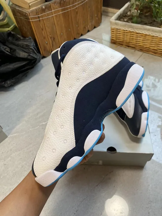 Air Jordan 13 Navy and White 镂空皮革篮球鞋 4
