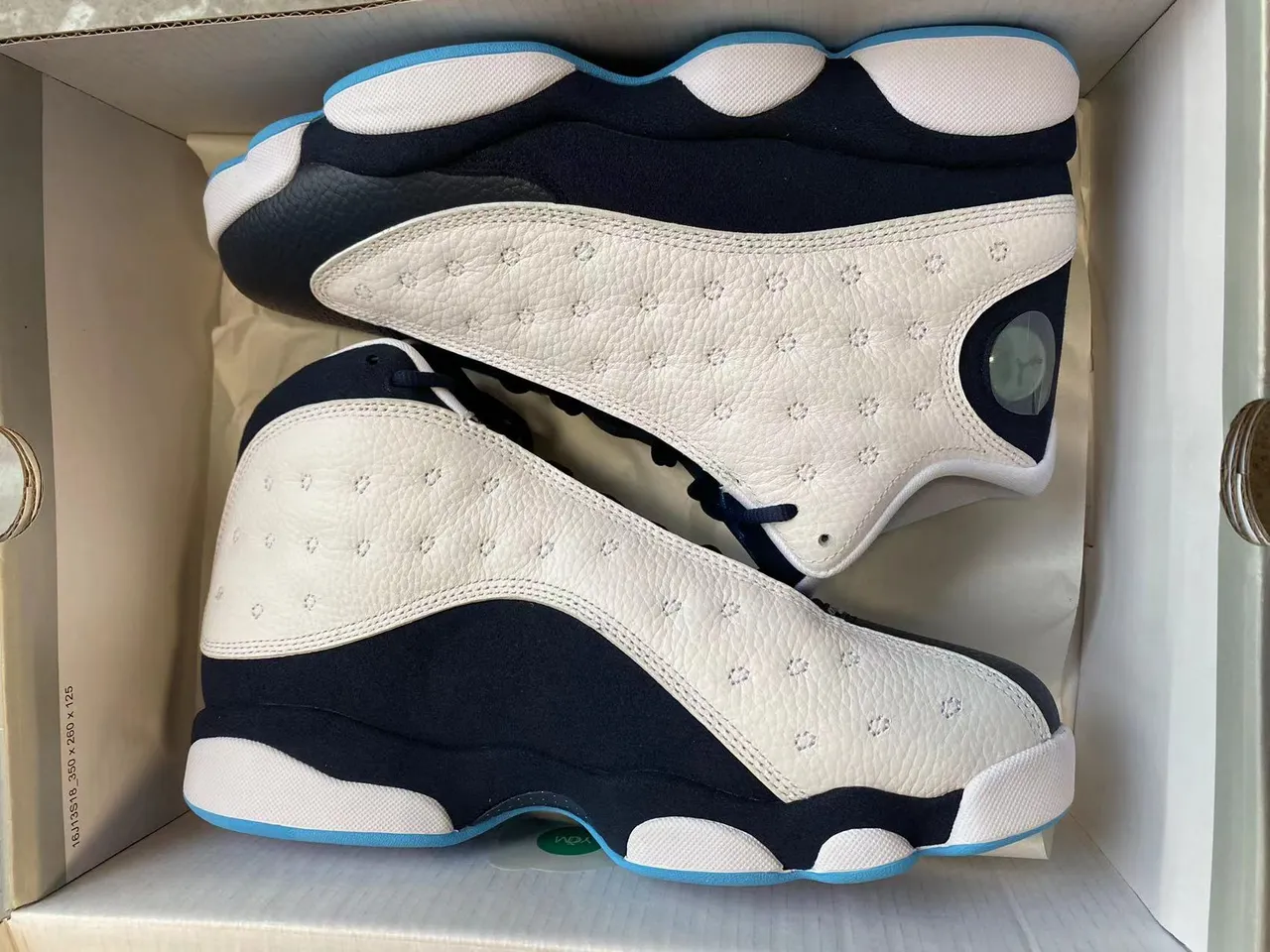 Air Jordan 13 Navy and White 镂空皮革篮球鞋 7