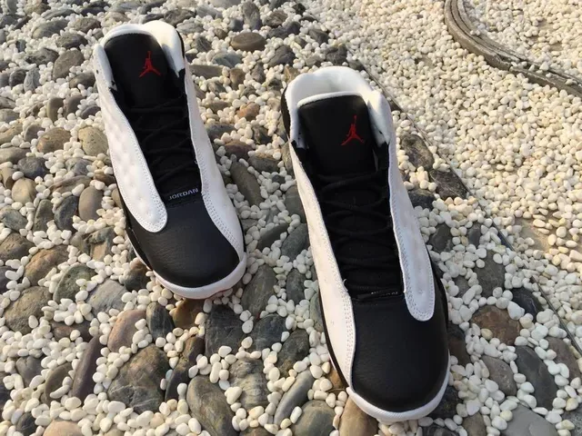 Air Jordan 13 Blancos Negros Rojos Zapatos de Baloncesto 2