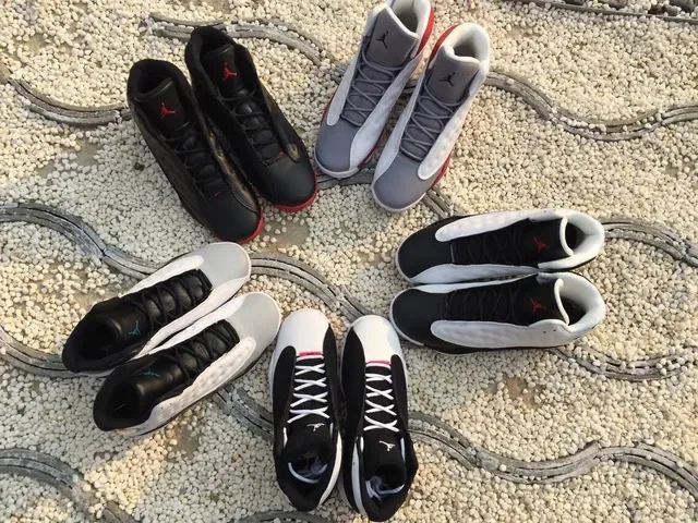 Air Jordan 13 Blancos Negros Rojos Zapatos de Baloncesto 8