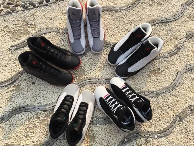 Air Jordan 13 Blancos Negros Rojos Zapatos de Baloncesto 9