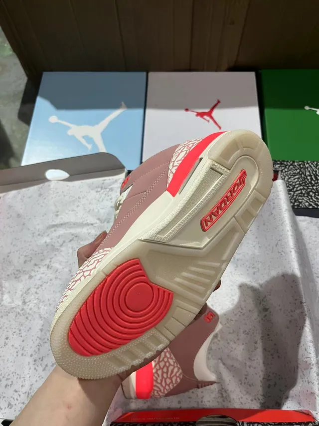 حذاء كرة السلة Air Jordan 3 بنقشة جلد الفيل ولون وردي مغبر 5