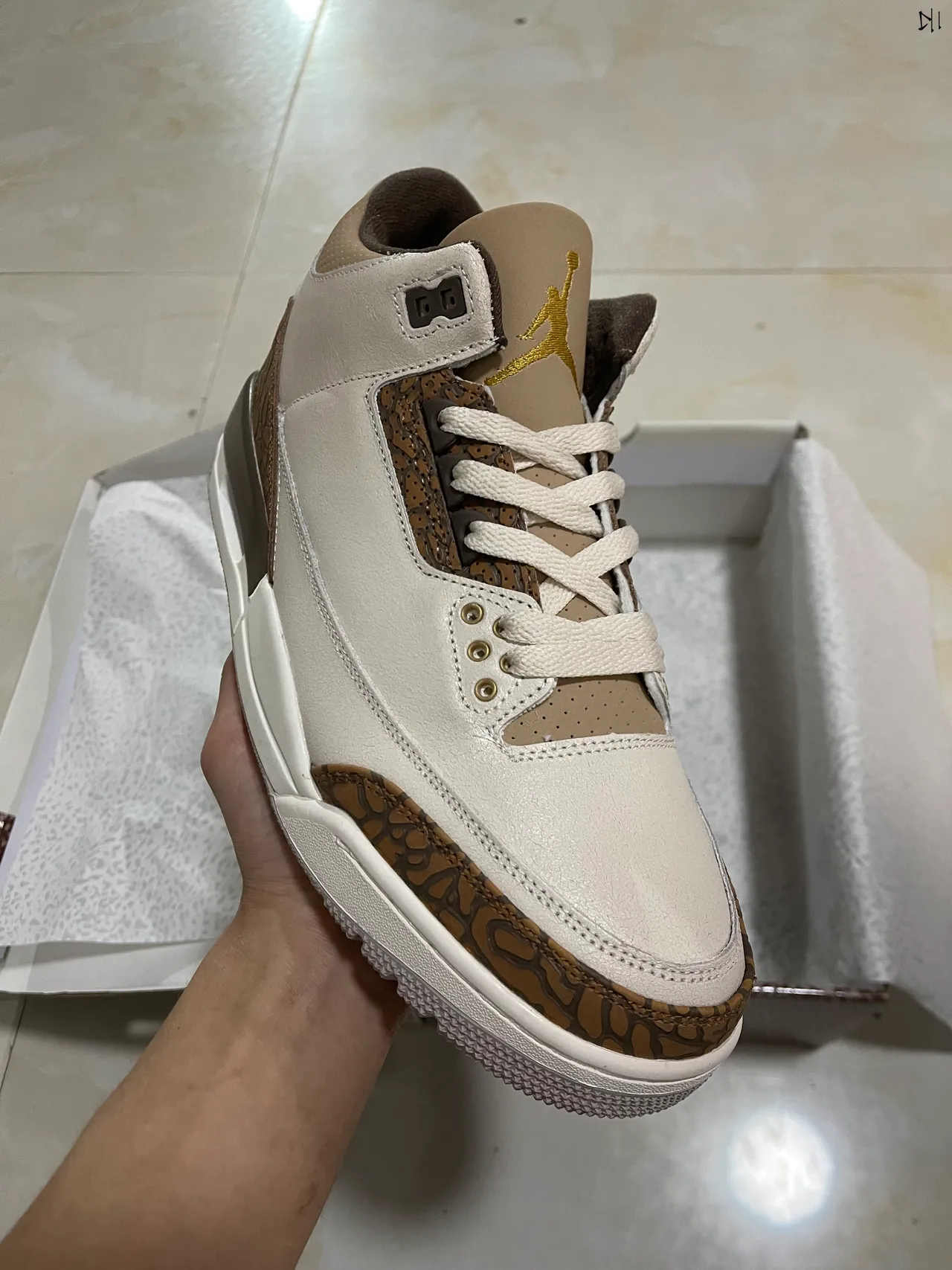 Tênis de basquete Air Jordan 3 Elephant Print off-white e marrom 2