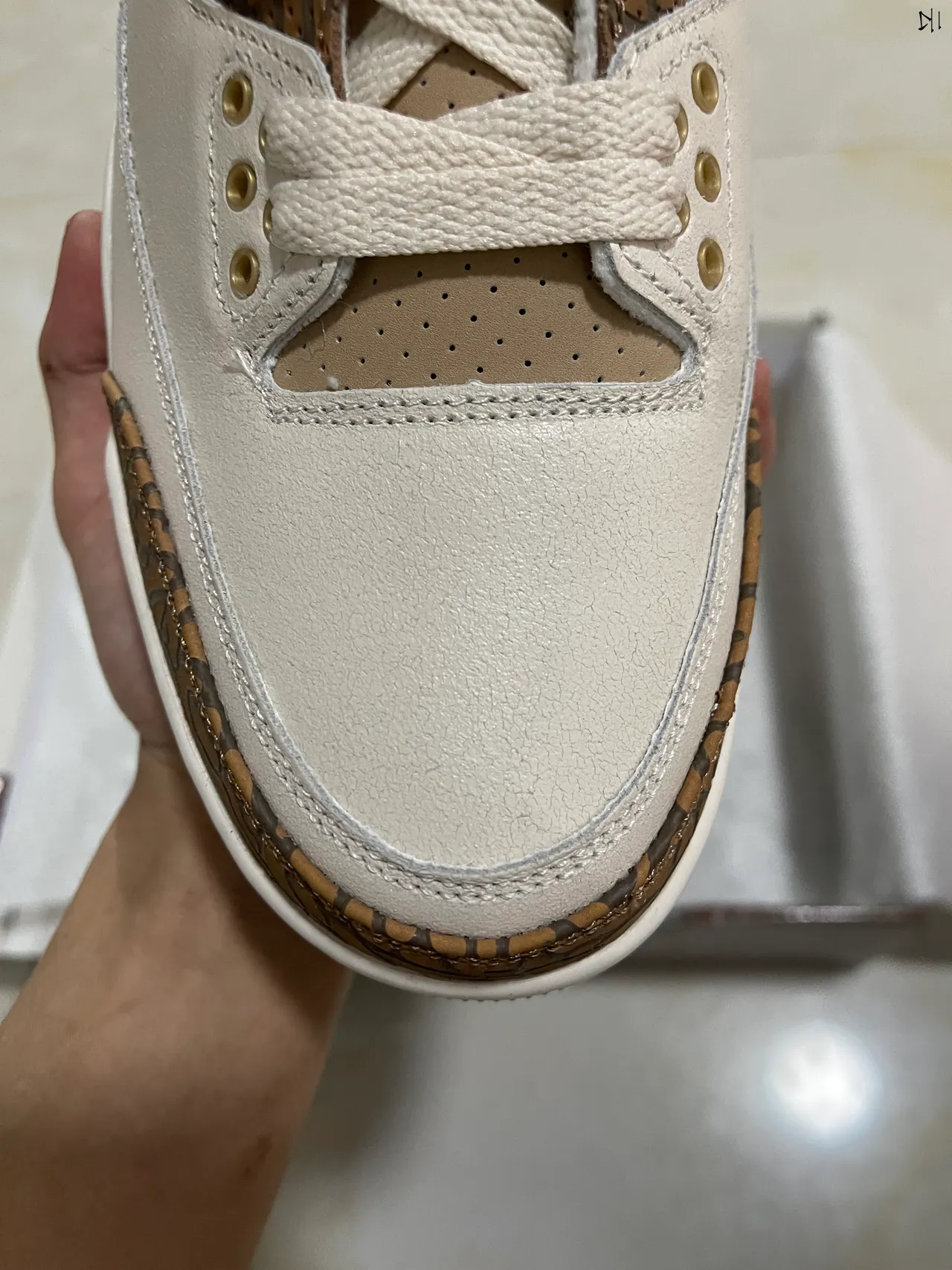 Tênis de basquete Air Jordan 3 Elephant Print off-white e marrom 3