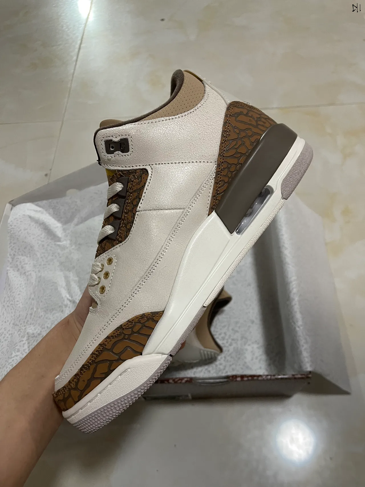 Tênis de basquete Air Jordan 3 Elephant Print off-white e marrom 5
