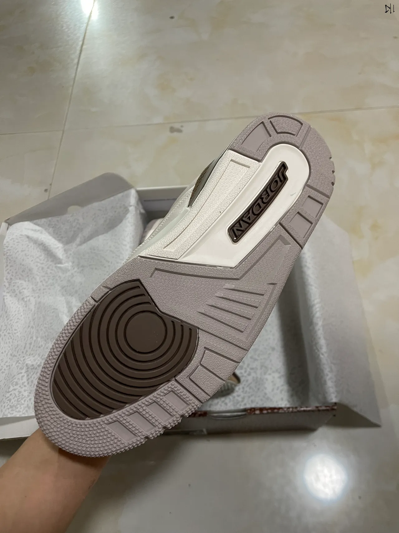 Tênis de basquete Air Jordan 3 Elephant Print off-white e marrom 6