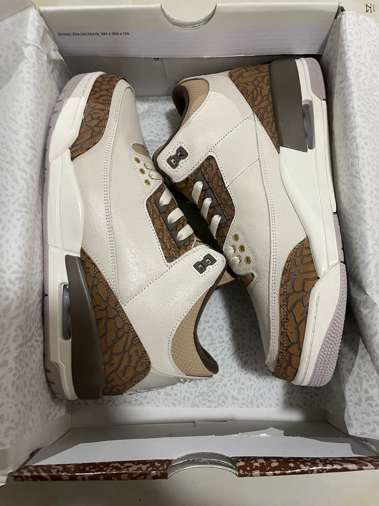 Tênis de basquete Air Jordan 3 Elephant Print off-white e marrom 8