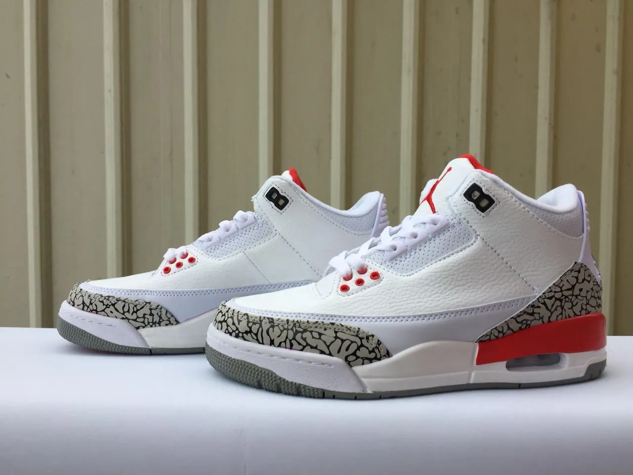 Air Jordan 3 White Cement Red Basketball Shoes 2