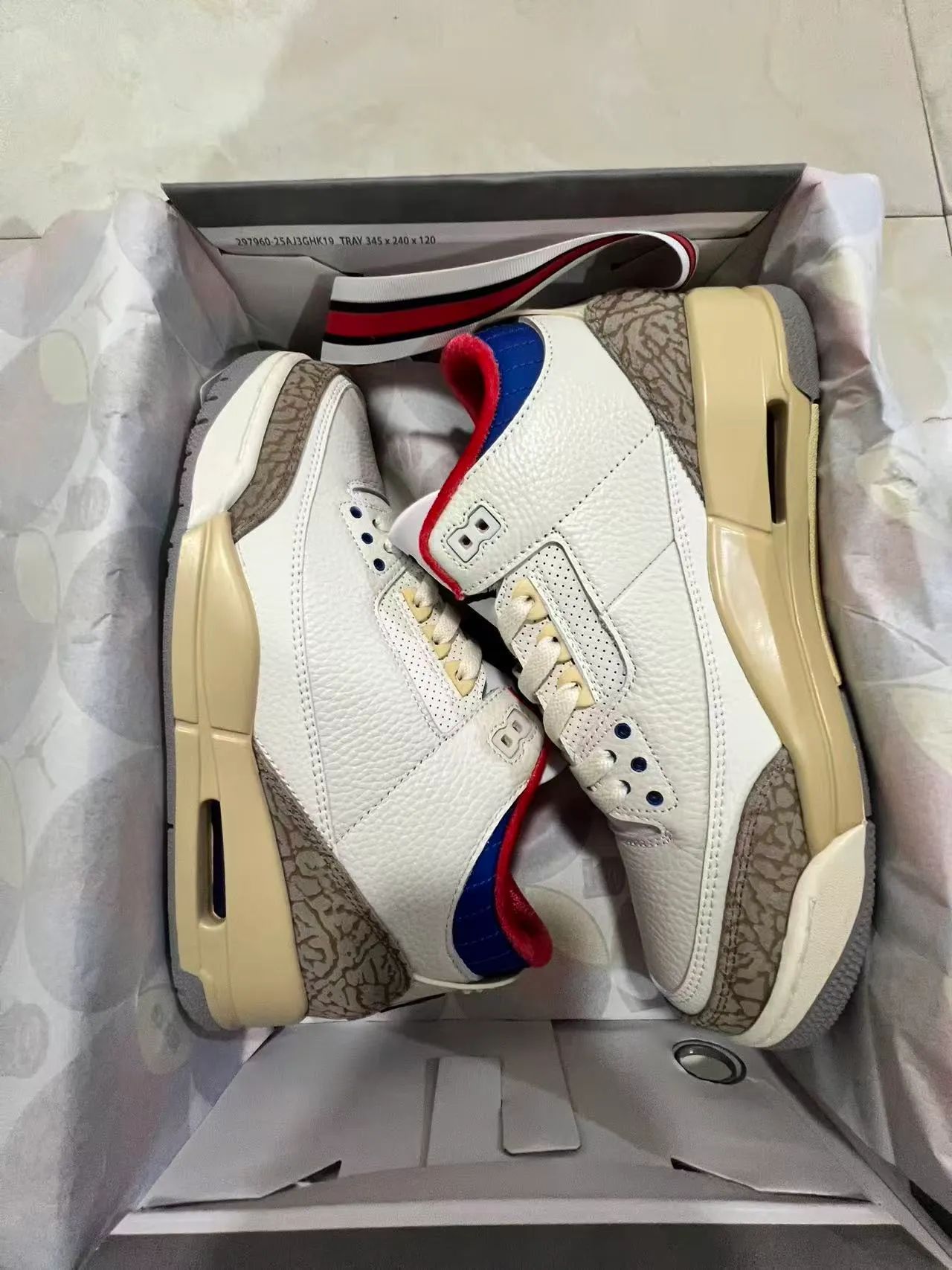 Chaussures de basketball Air Jordan 3 à imprimé éléphant blanc 9