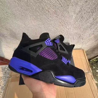 Tênis de basquete Air Jordan 4 preto e roxo