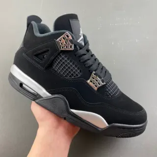 Tênis de basquete Air Jordan 4 preto e prateado
