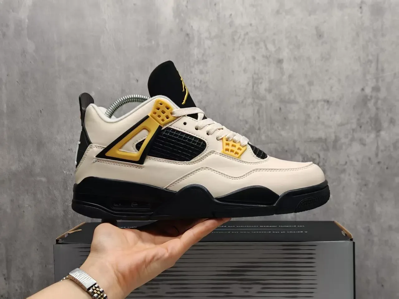 Air Jordan 4 Off-White Black Gold Chaussures de basket 7