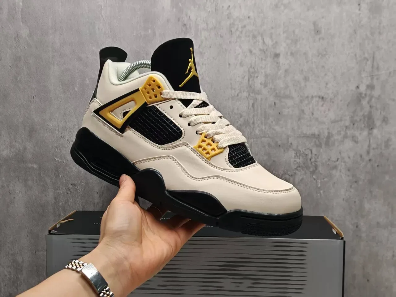 Air Jordan 4 Off-White Black Gold Chaussures de basket 8