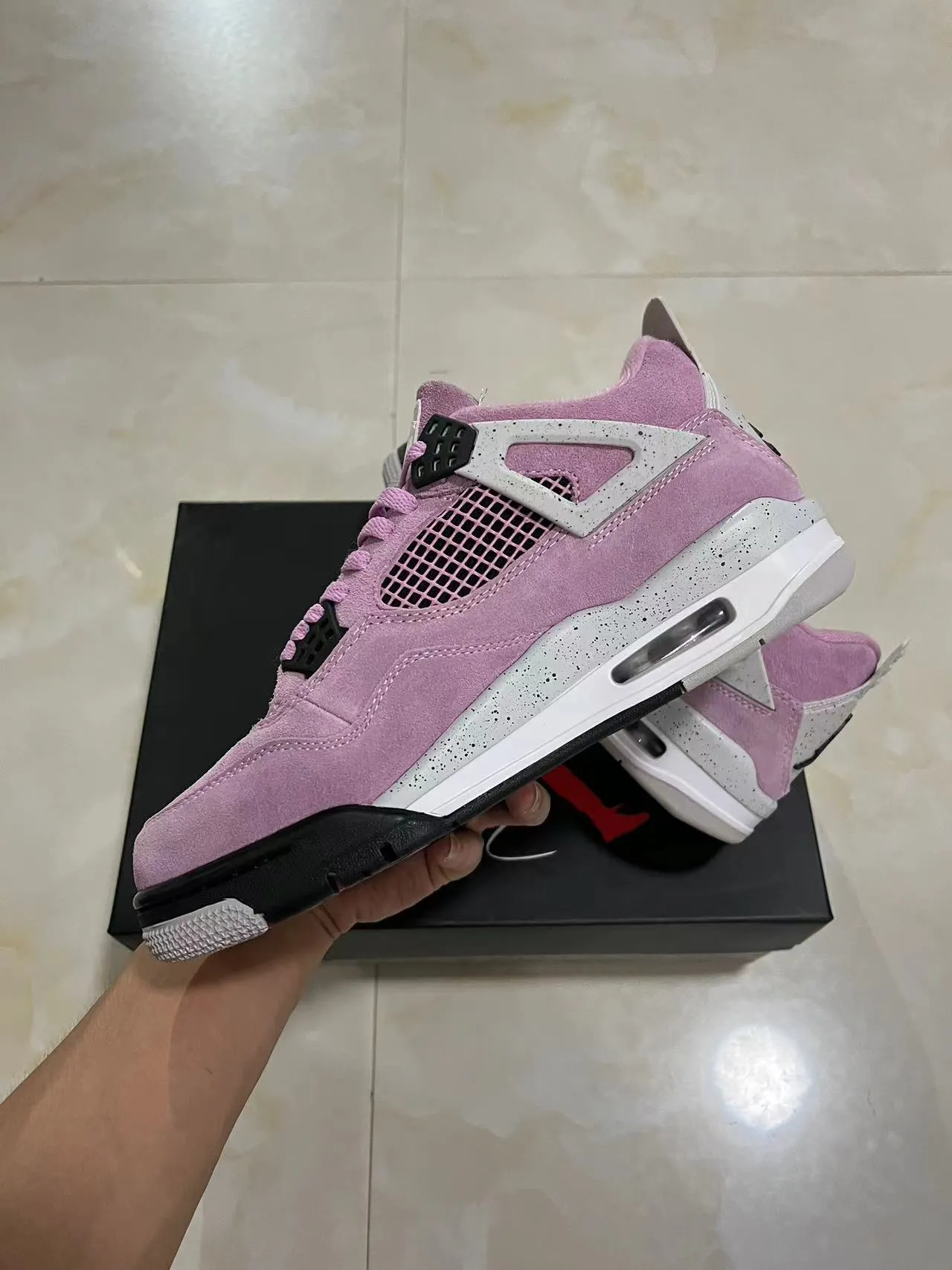 Air Jordan 4 गोलापি সুয়েড দাগযুক্ত সাদা বাস্কেটবল জুতো 5