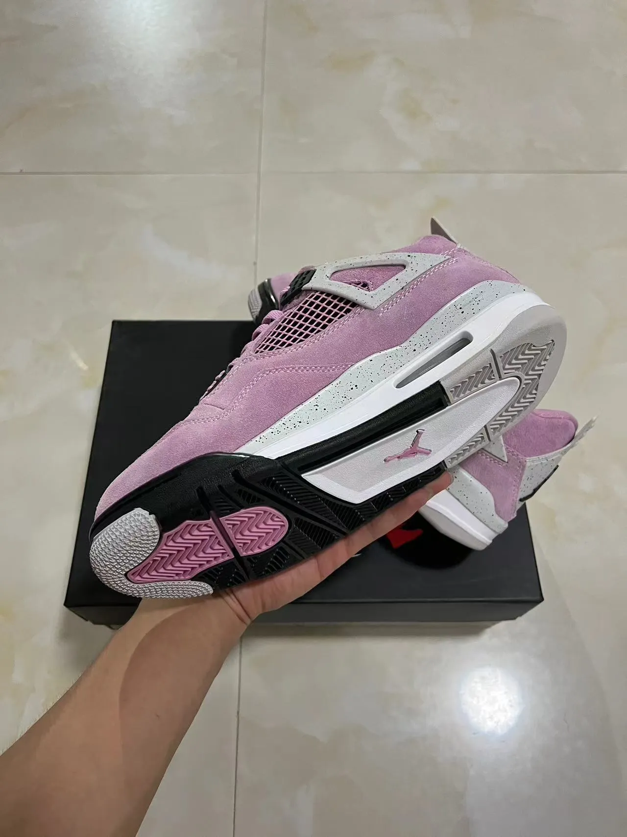 Air Jordan 4 गोलापি সুয়েড দাগযুক্ত সাদা বাস্কেটবল জুতো 6