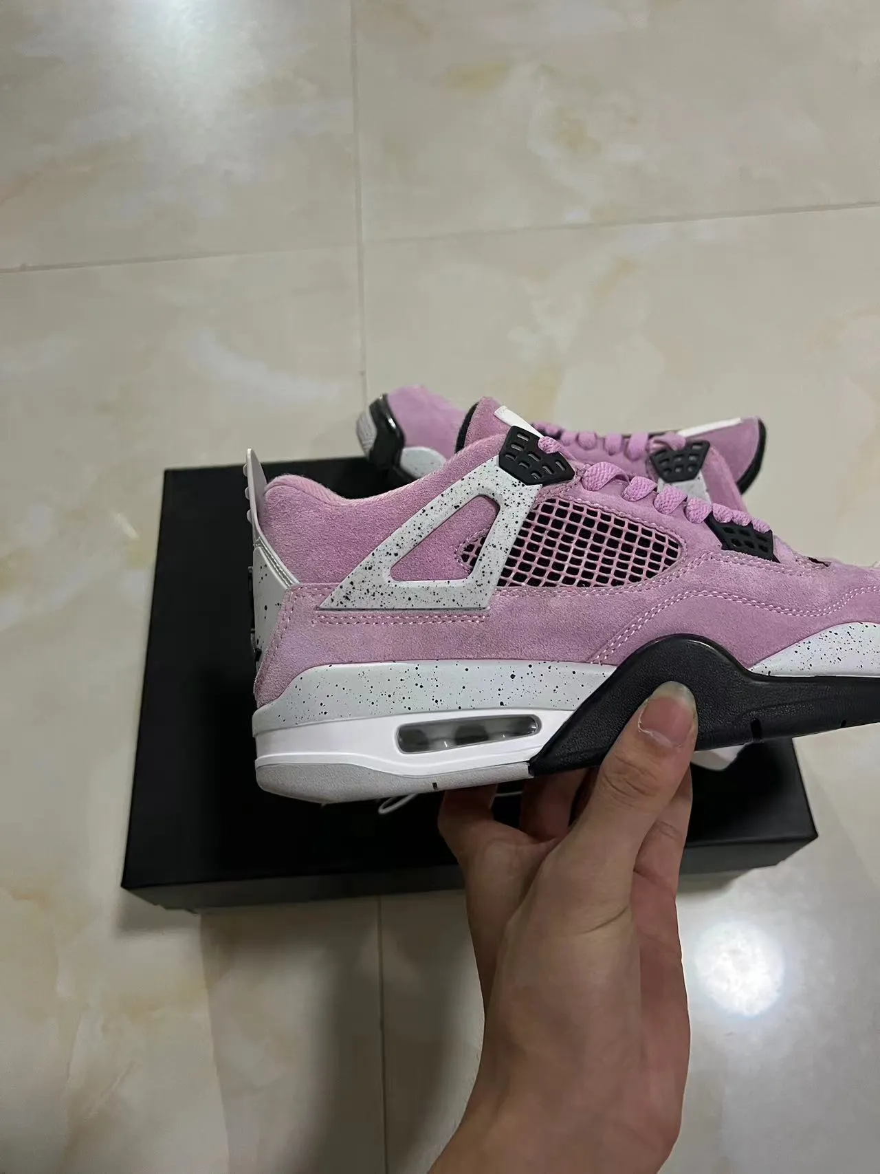 Air Jordan 4 गोलापি সুয়েড দাগযুক্ত সাদা বাস্কেটবল জুতো 7