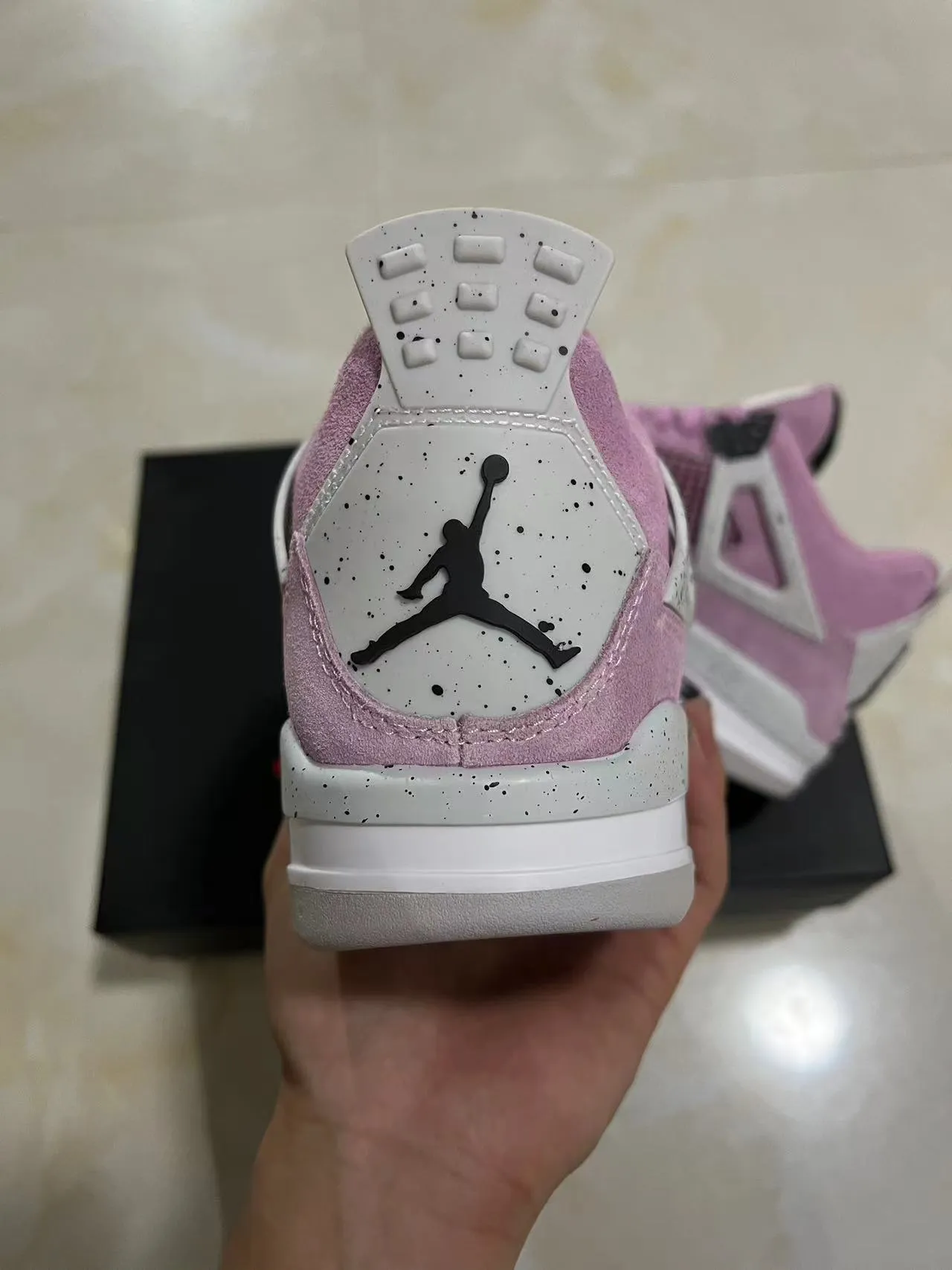 Air Jordan 4 गोलापি সুয়েড দাগযুক্ত সাদা বাস্কেটবল জুতো 8