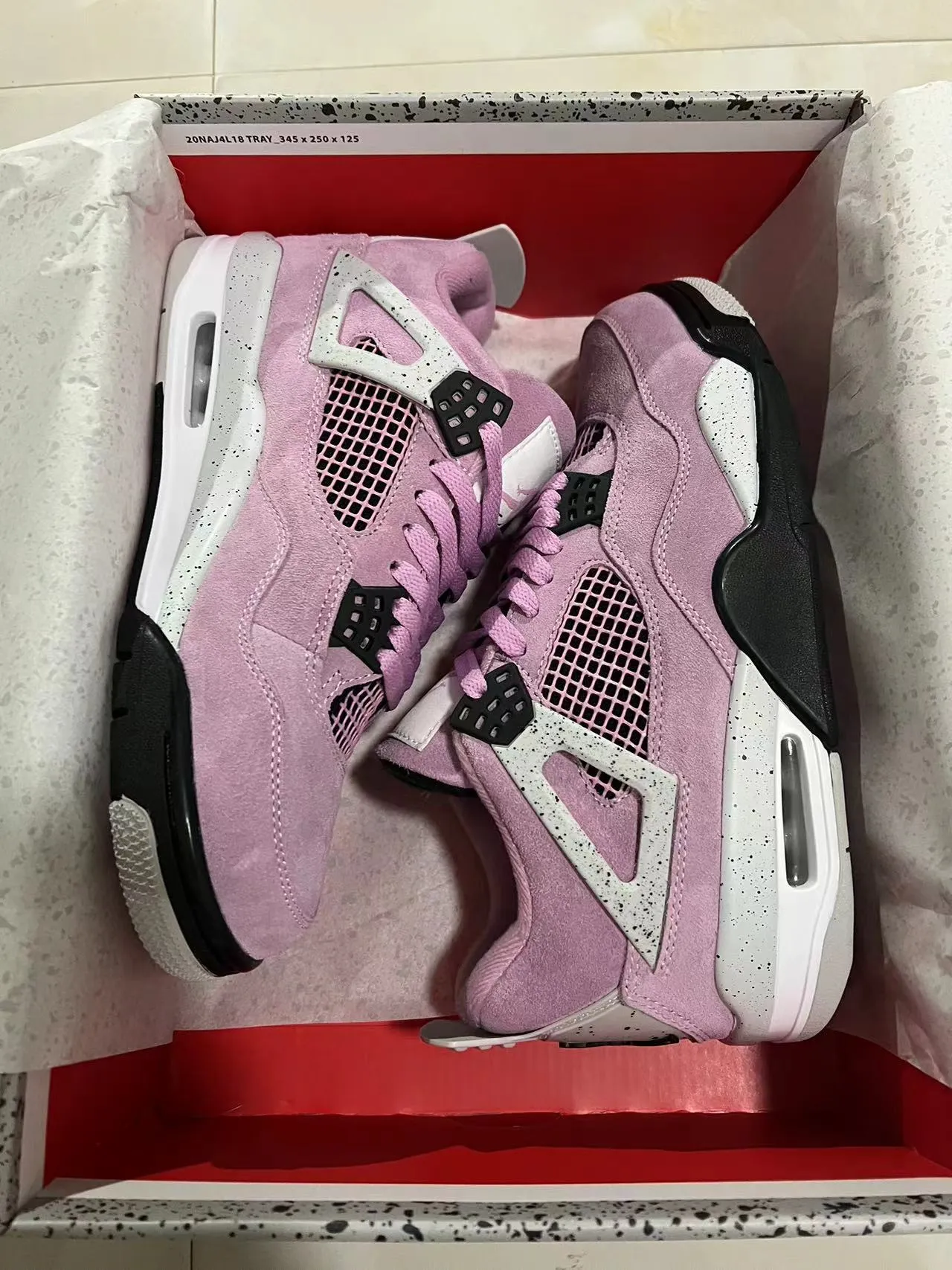 Air Jordan 4 गोलापি সুয়েড দাগযুক্ত সাদা বাস্কেটবল জুতো 9
