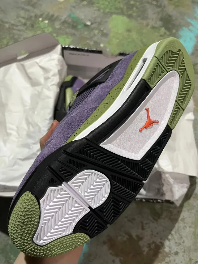 Air Jordan 4 বেগুনি এবং জলপাই রঙের ছিটছিটে বাস্কেটবল জুতো 4