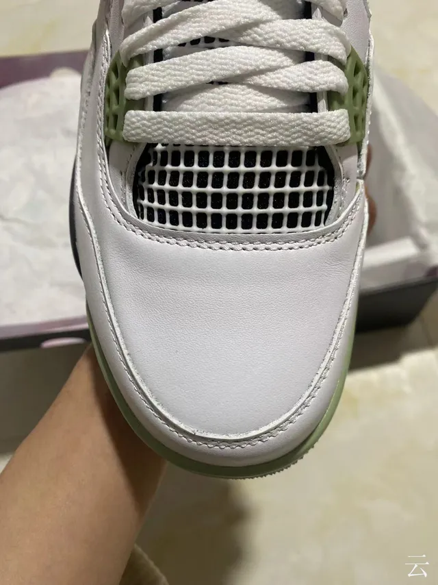 Chaussures de basketball Air Jordan 4 blanc noir vert olive 3