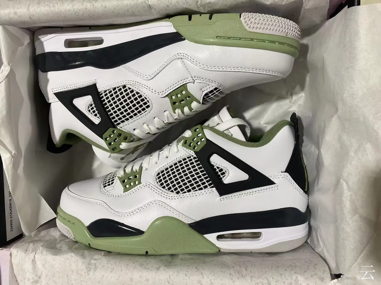 Chaussures de basketball Air Jordan 4 blanc noir vert olive 7
