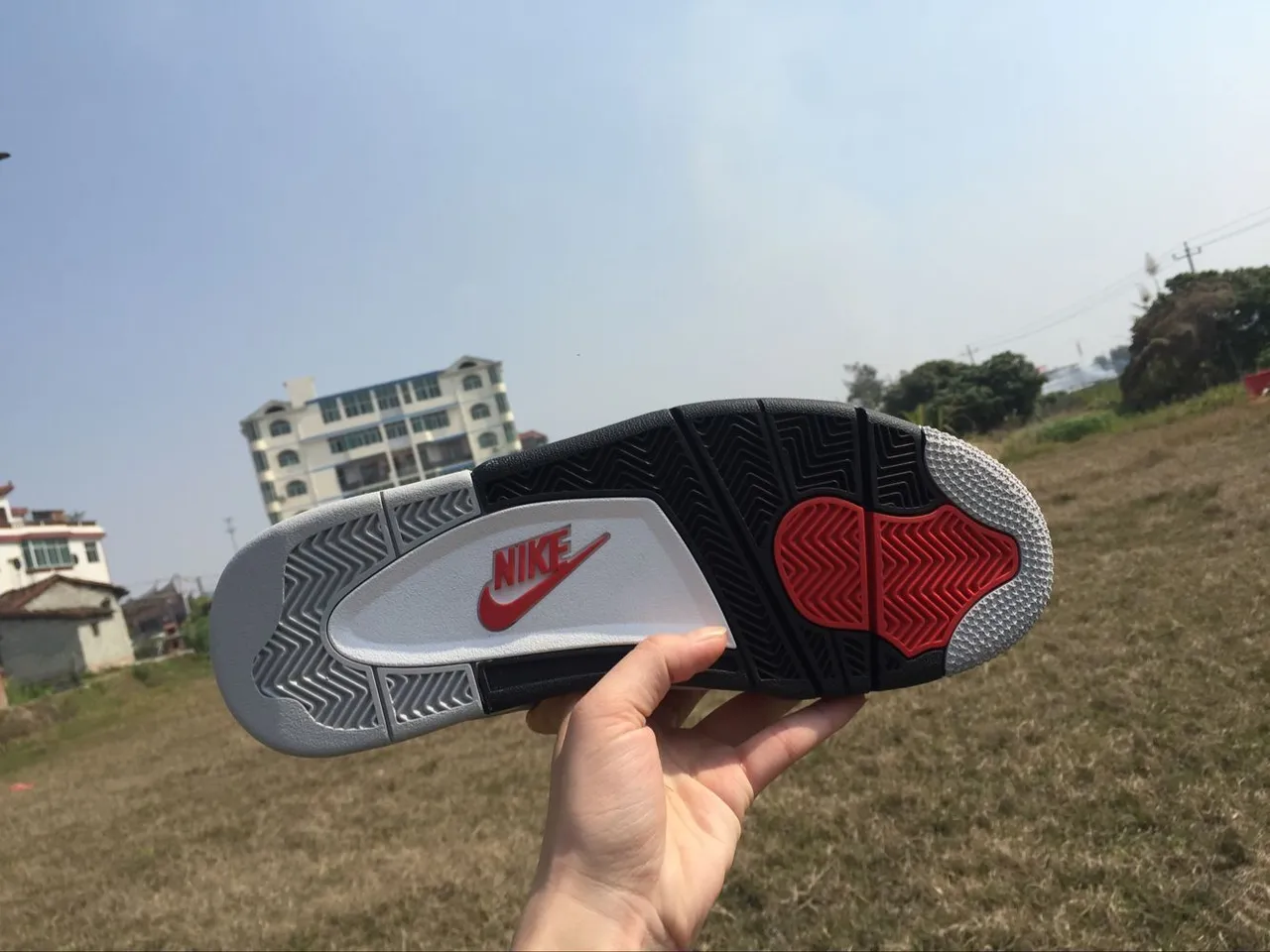 Air Jordan 4 أحذية كرة السلة بيضاء أسمنت أحمر 3