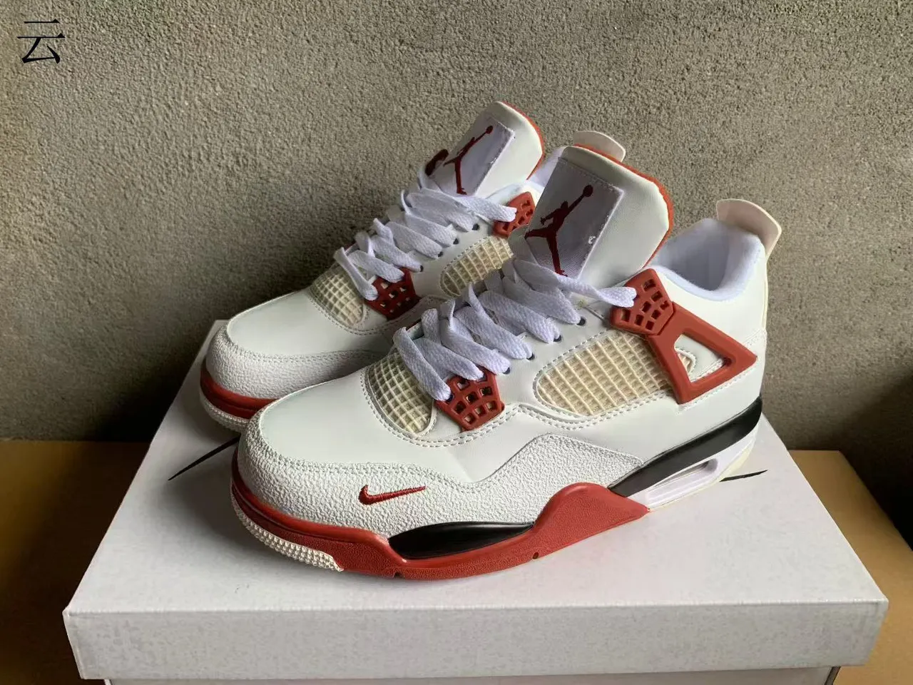 Zapatillas de baloncesto Air Jordan 4 blanco y rojo 5