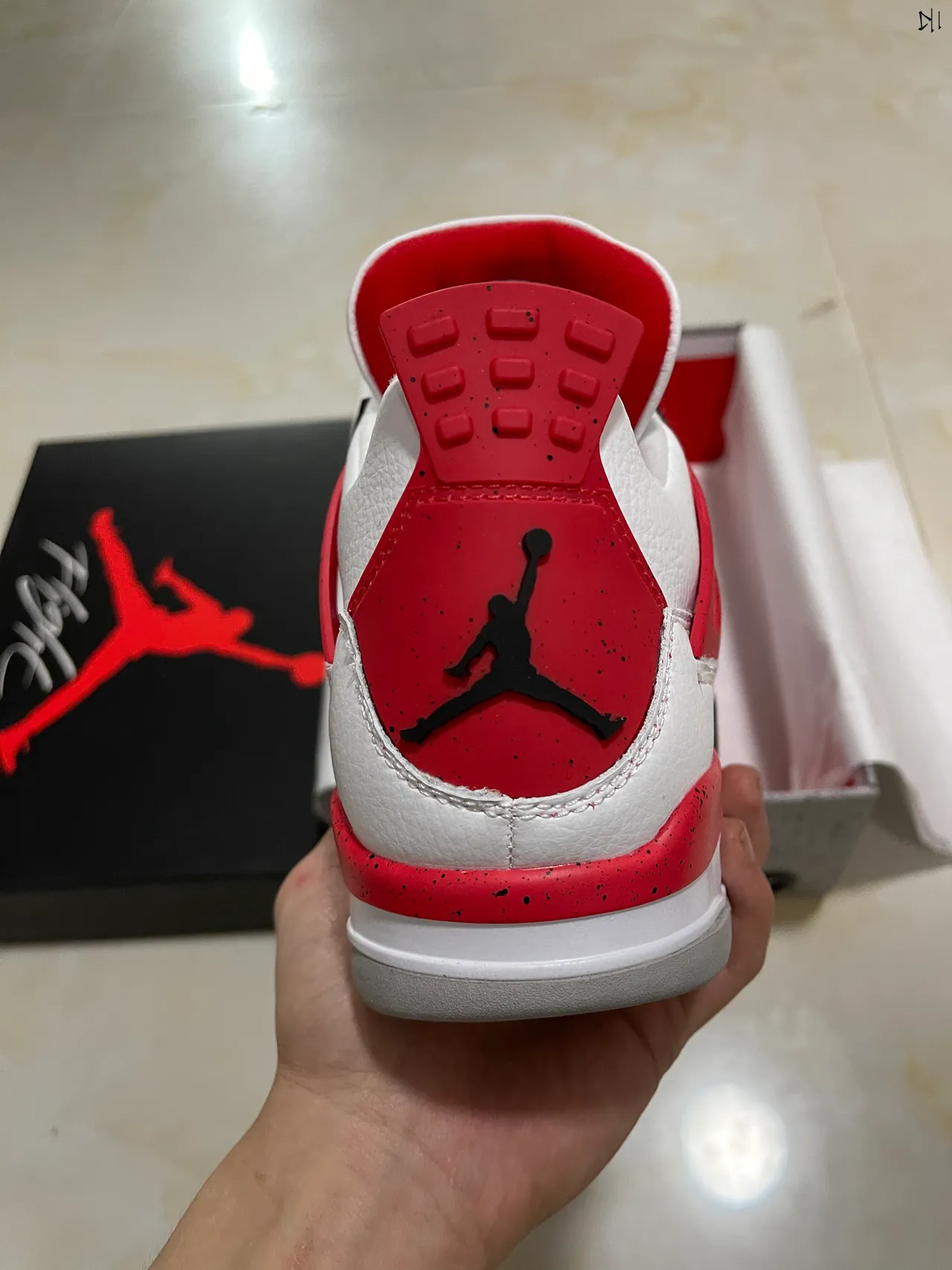 Tênis de basquete Air Jordan 4 branco vermelho preto 3